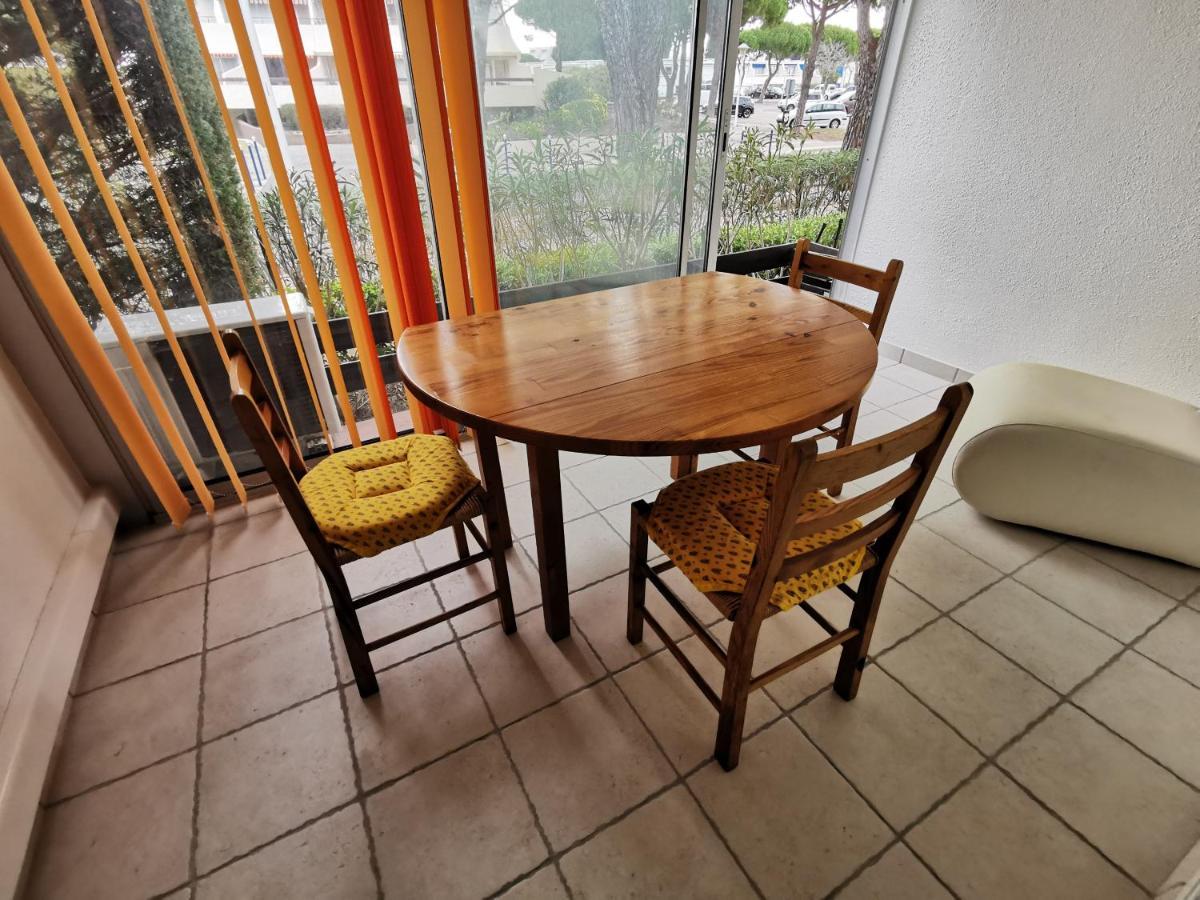 Studio Avec Loggia Entre Port, Plage Et Piscine Le Grau-du-Roi Luaran gambar