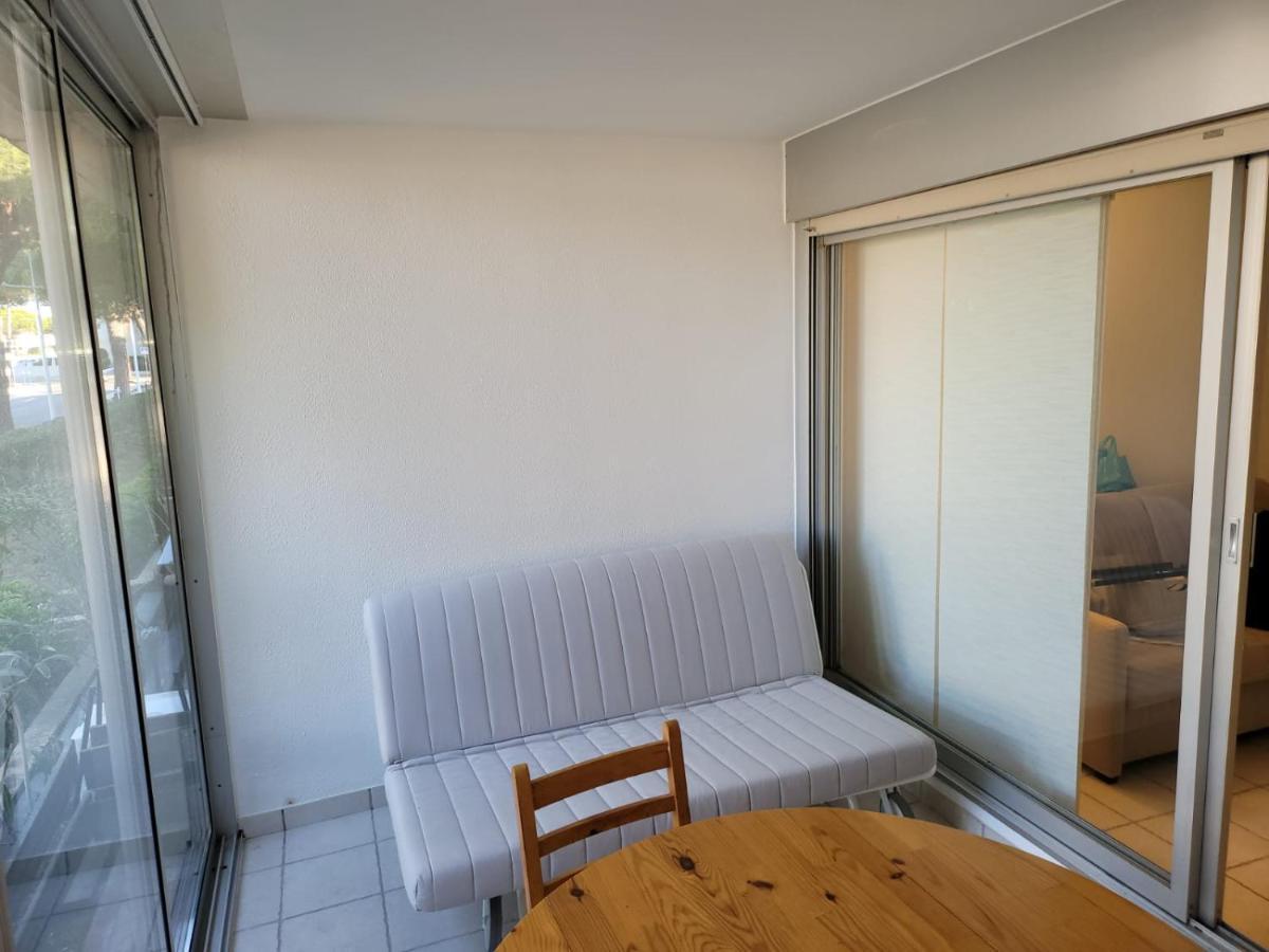 Studio Avec Loggia Entre Port, Plage Et Piscine Le Grau-du-Roi Luaran gambar