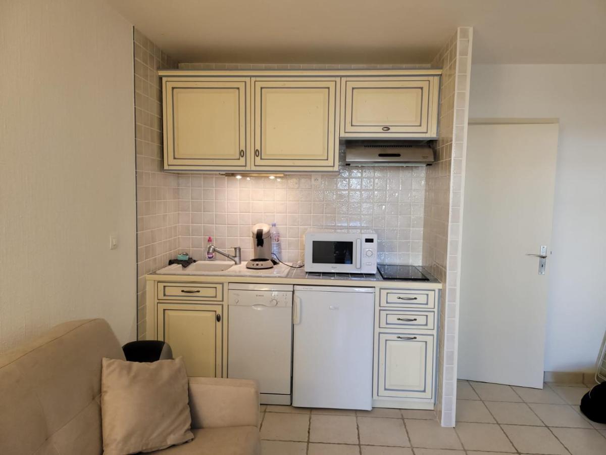 Studio Avec Loggia Entre Port, Plage Et Piscine Le Grau-du-Roi Luaran gambar
