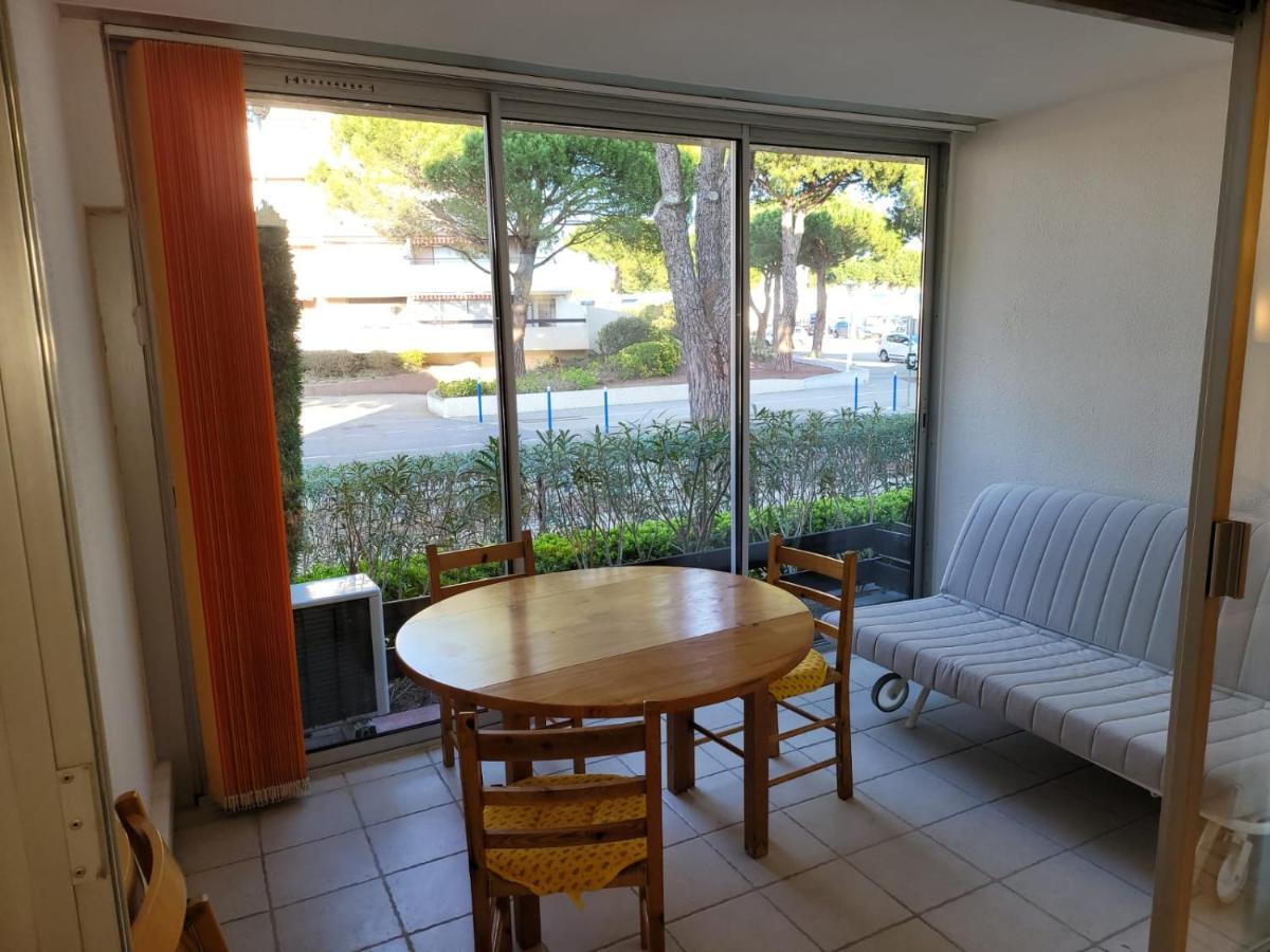 Studio Avec Loggia Entre Port, Plage Et Piscine Le Grau-du-Roi Luaran gambar