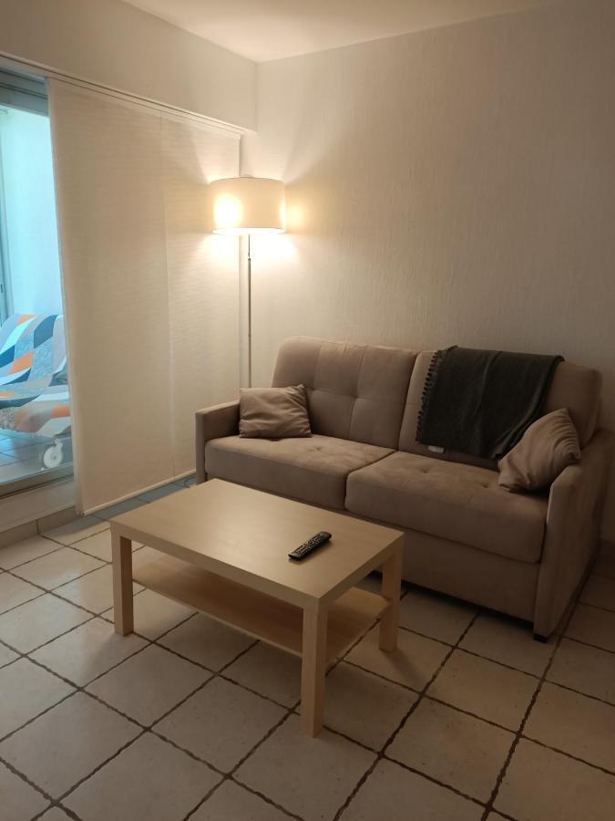 Studio Avec Loggia Entre Port, Plage Et Piscine Le Grau-du-Roi Luaran gambar